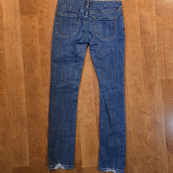 Free People Distressed low rise dark denim Jeans size 28 - Picture 4 of 7